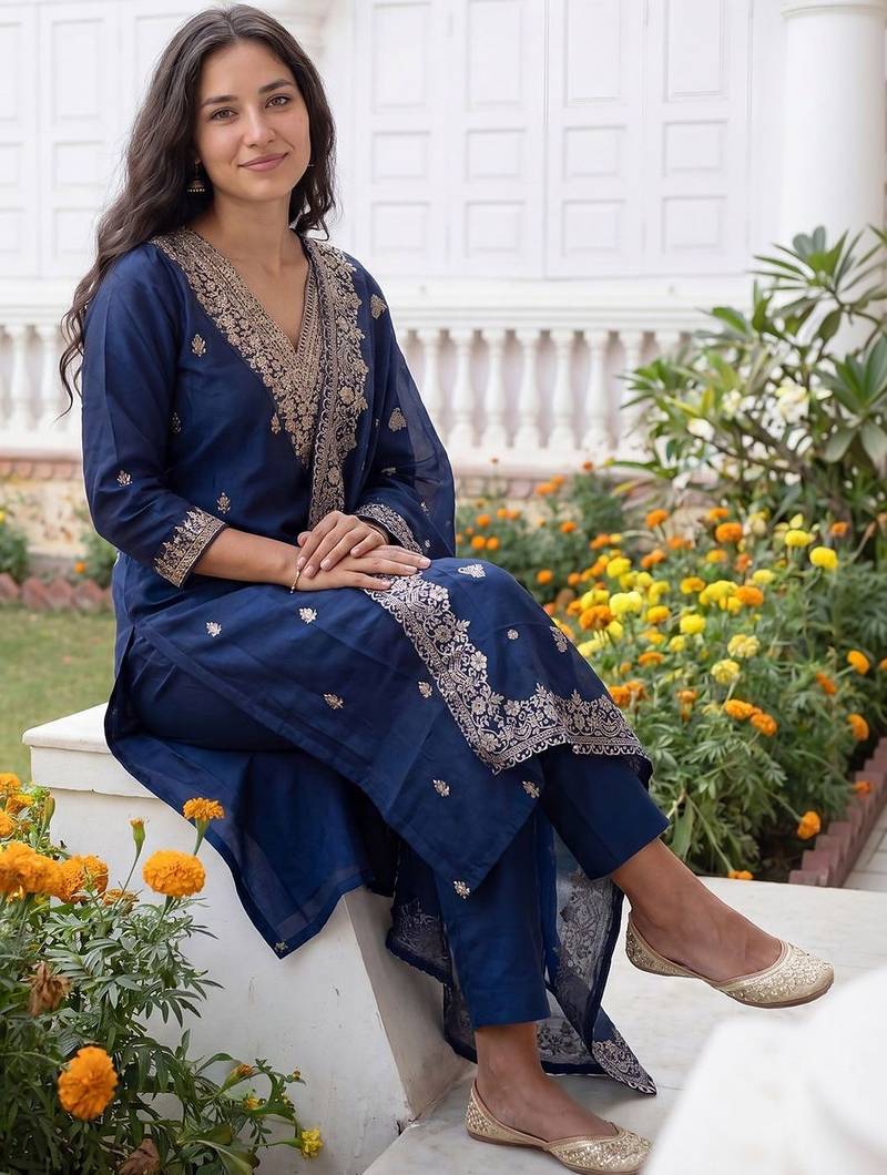 Women Ethnic Motifs Embroidered Thread Work Kurta with Trousers & With Dupatta