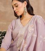 Women Floral Embroidered Thread Work Cotton Kurta with Trousers & With Dupatta