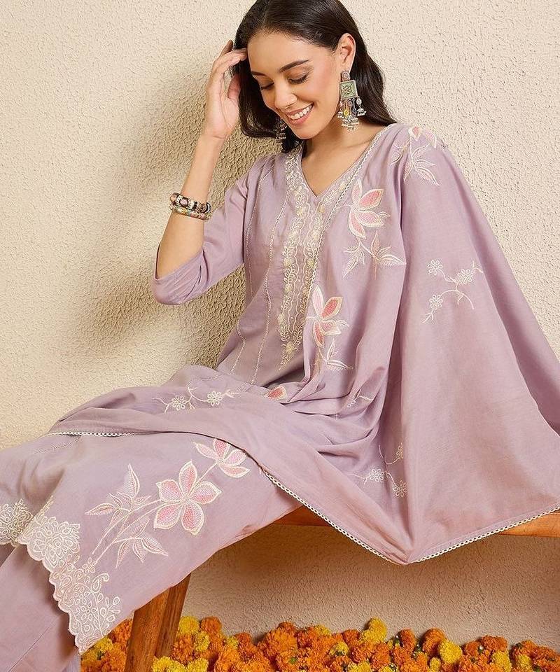 Women Floral Embroidered Thread Work Cotton Kurta with Trousers & With Dupatta