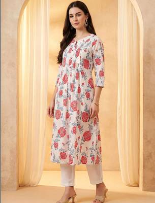 Women Floral Printed Pleated Cotton Kurta with Trousers 3