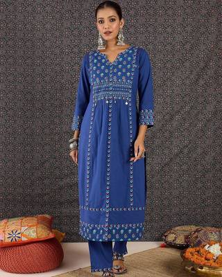 Women Ethnic Motifs Printed Cotton Kurta with Trousers & With Dupatta 2