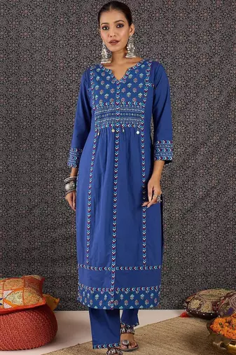 Women Ethnic Motifs Printed Cotton Kurta with Trousers & With Dupatta