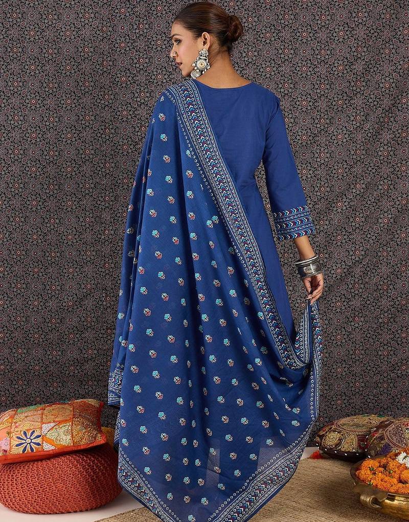 Women Ethnic Motifs Printed Cotton Kurta with Trousers & With Dupatta