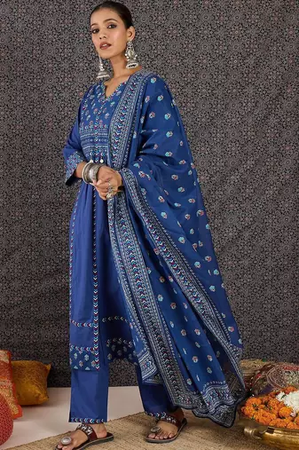 Women Ethnic Motifs Printed Cotton Kurta with Trousers & With Dupatta