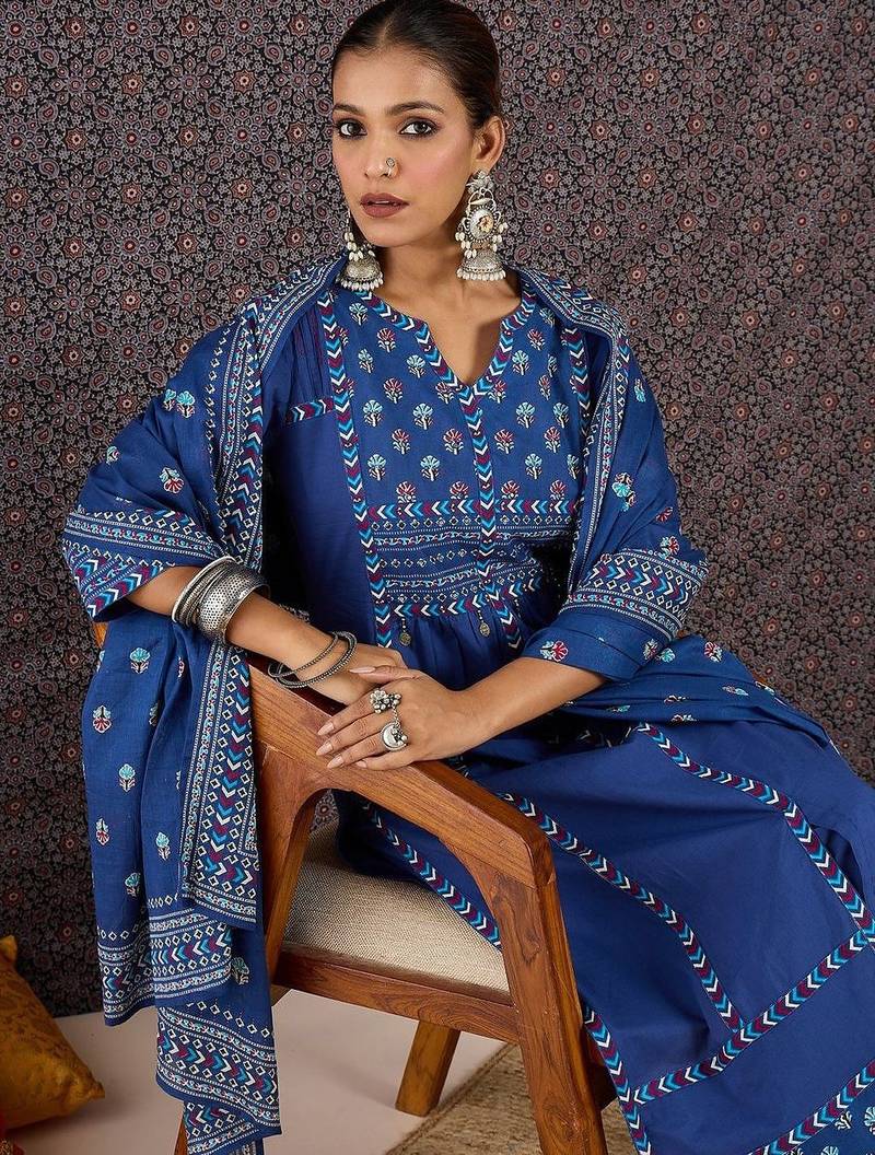 Women Ethnic Motifs Printed Cotton Kurta with Trousers & With Dupatta