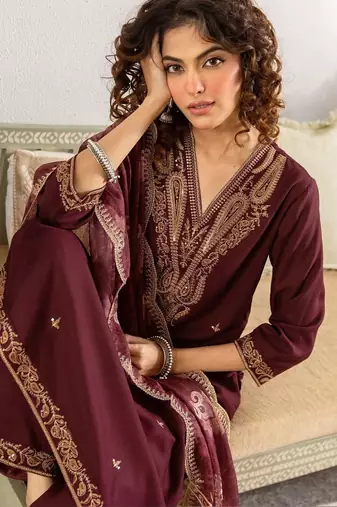 Women Ethnic Motifs Embroidered Thread Work Kurta with Trousers & With Dupatta