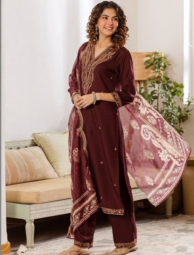 Women Ethnic Motifs Embroidered Thread Work Kurta with Trousers & With Dupatta