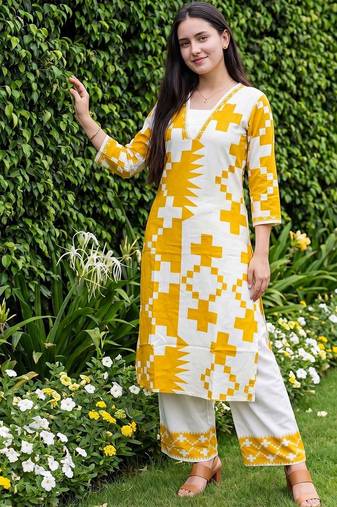 Women Printed Kurta with Palazzos