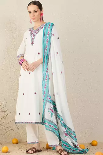 Women Floral Embroidered Thread Work Cotton Kurta with Trousers & With Dupatta