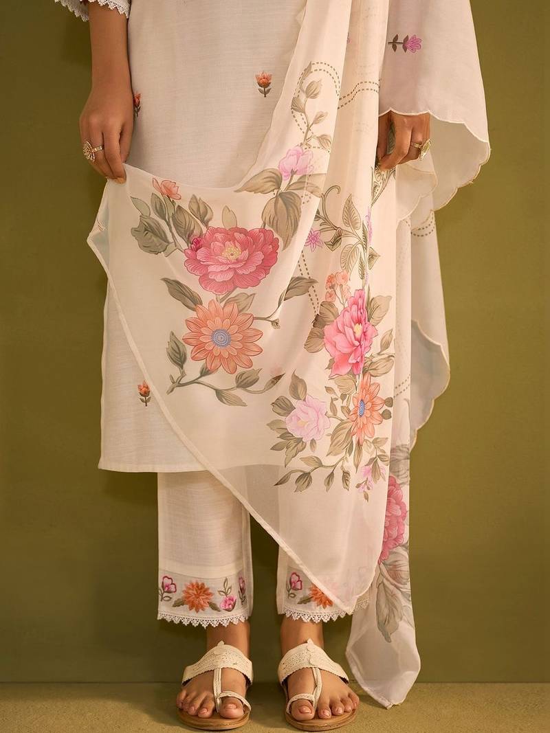 Women Floral Embroidered Thread Work Kurta with Trousers & With Dupatta