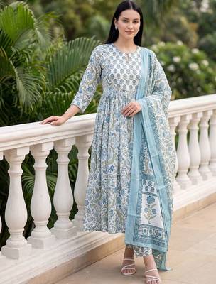 Women Floral Printed Empire Cotton Kurta with Trousers & With Dupatta 1