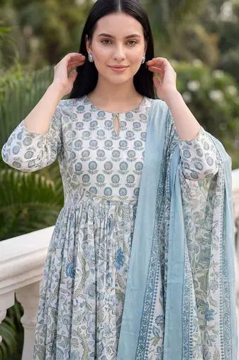 Women Floral Printed Empire Cotton Kurta with Trousers & With Dupatta