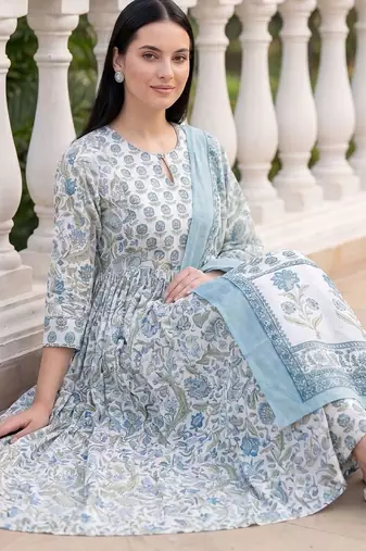 Women Floral Printed Empire Cotton Kurta with Trousers & With Dupatta