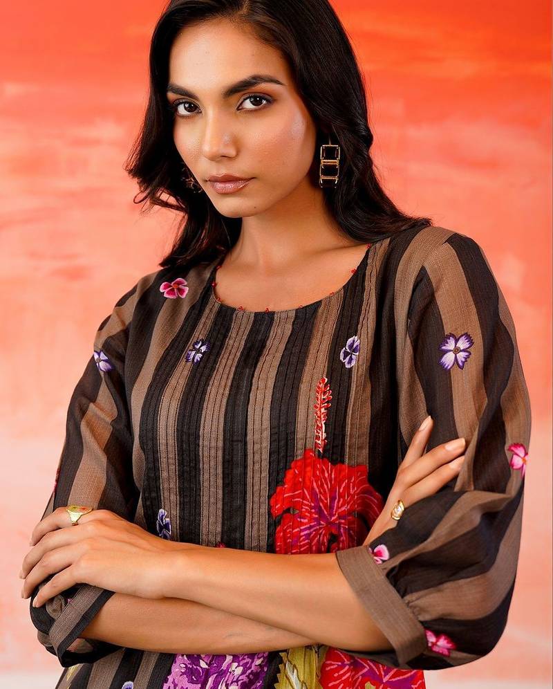 Women Floral Striped Thread Work Cotton Kurta with Trousers