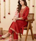 Women Floral Embroidered Thread Work Kurta with Trousers & With Dupatta