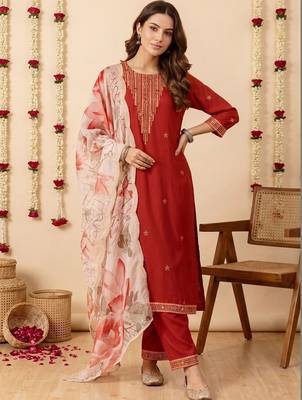 Women Floral Embroidered Thread Work Kurta with Trousers & With Dupatta 5