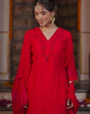 Women Ethnic Motifs Embroidered Sequinned Kurta with Trousers & With Dupatta 3