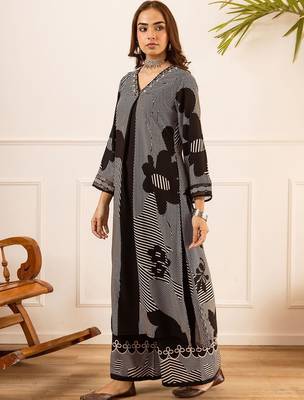 Women Printed Thread Work Kurta with Palazzos 3