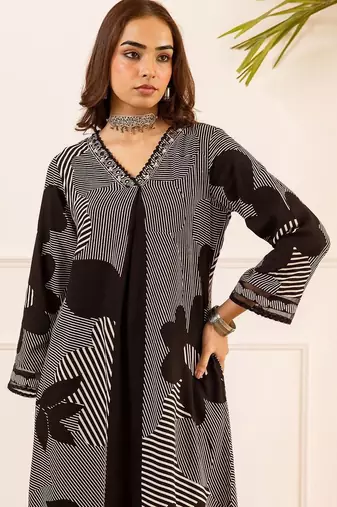 Women Printed Thread Work Kurta with Palazzos