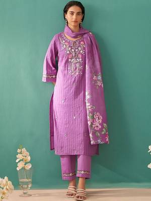 Women Floral Embroidered Thread Work Cotton Kurta with Trousers & With Dupatta 2