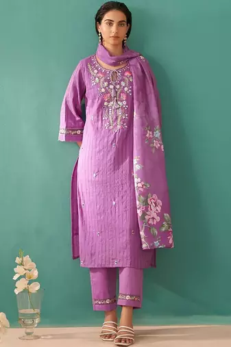 Women Floral Embroidered Thread Work Cotton Kurta with Trousers & With Dupatta