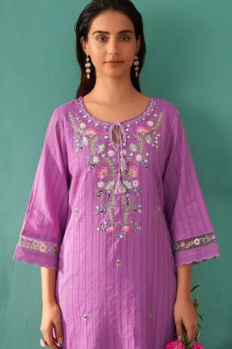 Women Floral Embroidered Thread Work Cotton Kurta with Trousers & With Dupatta
