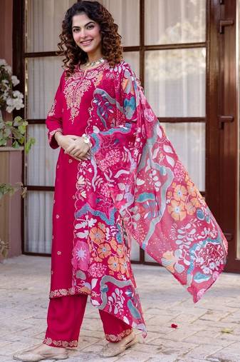 Women Floral Embroidered Thread Work Kurta with Trousers & With Dupatta