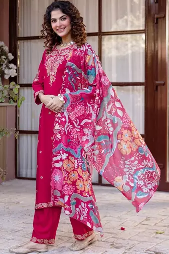 Women Floral Embroidered Thread Work Kurta with Trousers & With Dupatta