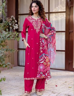 Women Floral Embroidered Thread Work Kurta with Trousers & With Dupatta 6