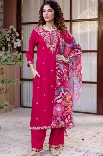 Women Floral Embroidered Thread Work Kurta with Trousers & With Dupatta