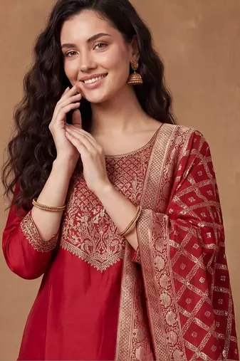 Women Ethnic Motifs Embroidered Kurta with Trousers & With Dupatta