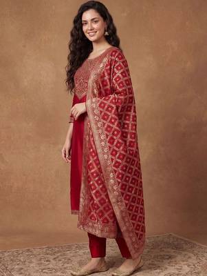 Women Ethnic Motifs Embroidered Kurta with Trousers & With Dupatta 3