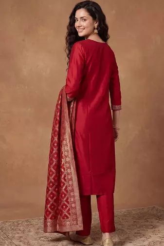 Women Ethnic Motifs Embroidered Kurta with Trousers & With Dupatta