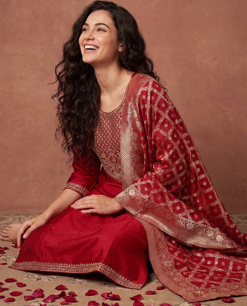 Women Ethnic Motifs Embroidered Kurta with Trousers & With Dupatta