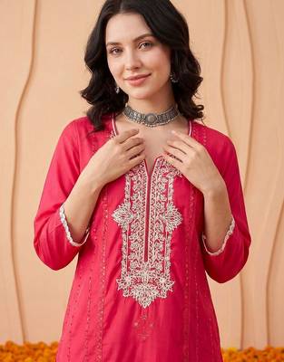 Women Ethnic Motifs Embroidered Thread Work Kurta with Trousers & With Dupatta 2