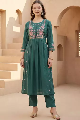 Women Floral Embroidered Empire Thread Work Kurta with Trousers