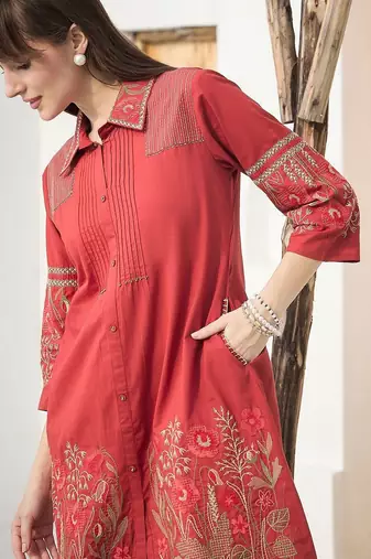 Women Floral Embroidered Thread Work Cotton A-Line Kurta with Palazzos
