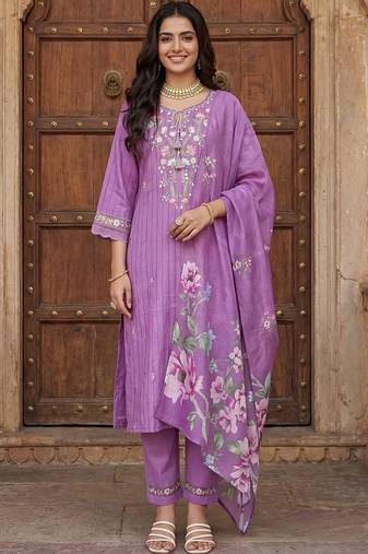 Women Floral Embroidered Thread Work Cotton Kurta with Trousers & With Dupatta
