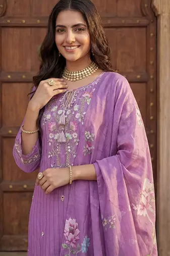 Women Floral Embroidered Thread Work Cotton Kurta with Trousers & With Dupatta