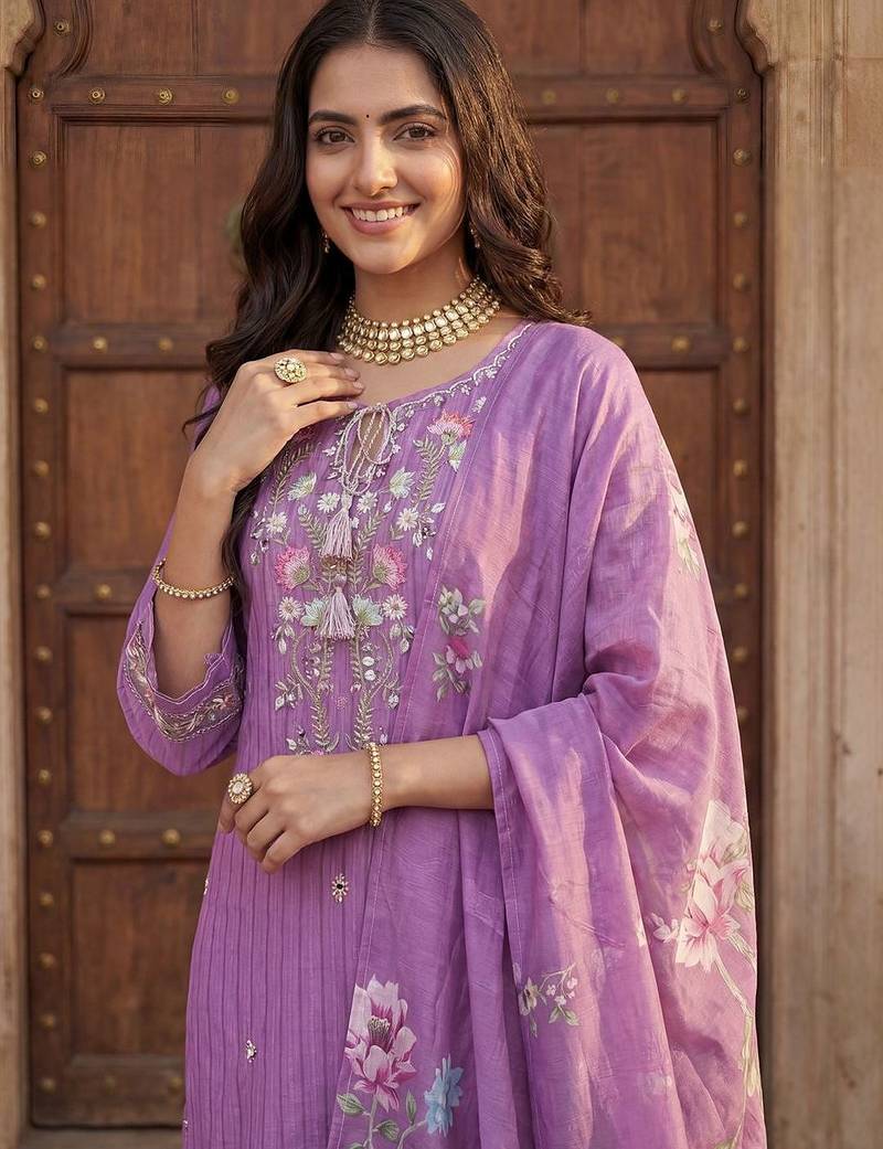 Women Floral Embroidered Thread Work Cotton Kurta with Trousers & With Dupatta