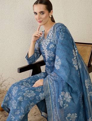 Women Floral Printed Thread Work Linen Kurta with Trousers & With Dupatta 3