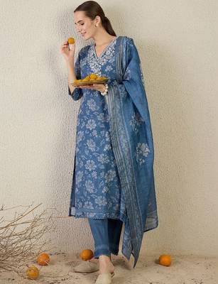 Women Floral Printed Thread Work Linen Kurta with Trousers & With Dupatta 6