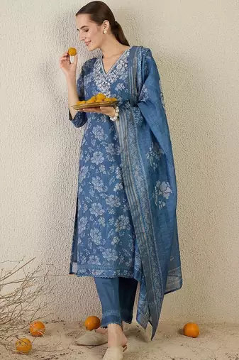 Women Floral Printed Thread Work Linen Kurta with Trousers & With Dupatta