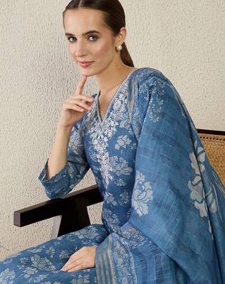 Women Floral Printed Thread Work Linen Kurta with Trousers & With Dupatta 7
