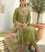 Women Floral Embroidered Thread Work Liva Kurta with Trousers & With Dupatta