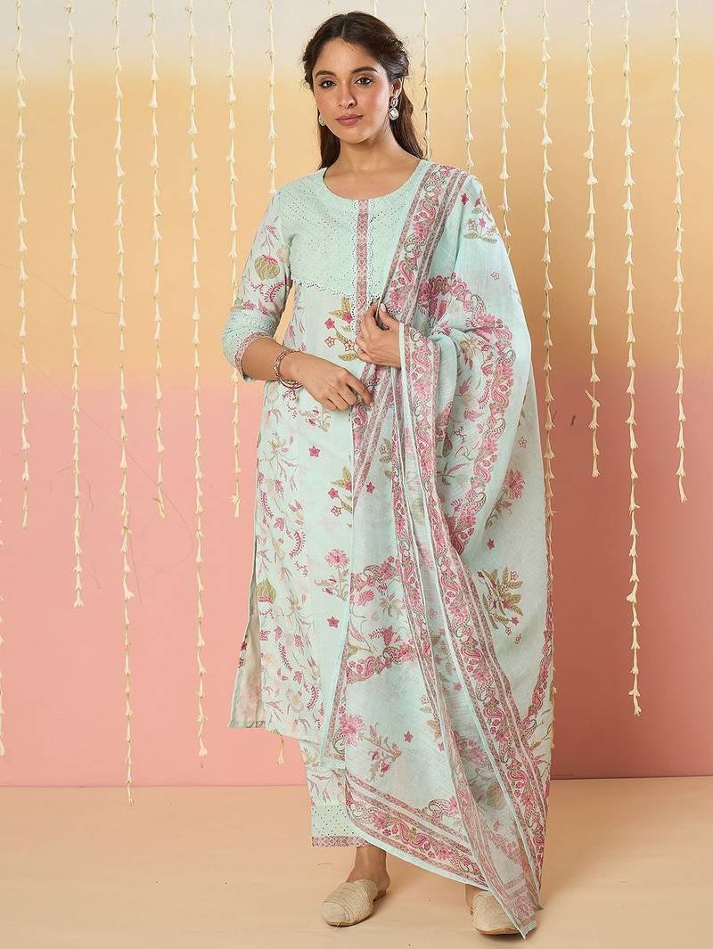 Women Floral Printed Kurta with Trousers & Dupatta