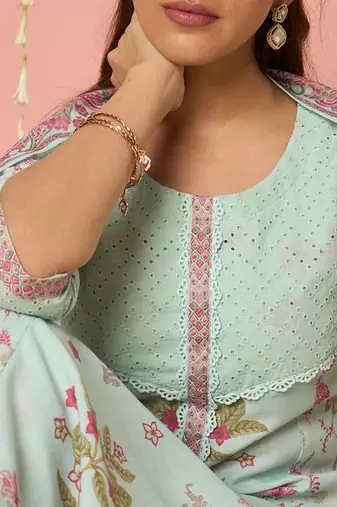 Women Floral Printed Kurta with Trousers & Dupatta