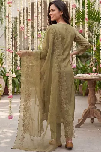 Women Ethnic Motifs Embroidered Thread Work Kurta with Trousers & With Dupatta
