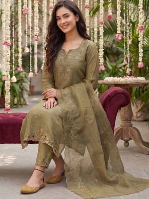 Women Ethnic Motifs Embroidered Thread Work Kurta with Trousers & With Dupatta 5