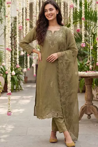 Women Ethnic Motifs Embroidered Thread Work Kurta with Trousers & With Dupatta